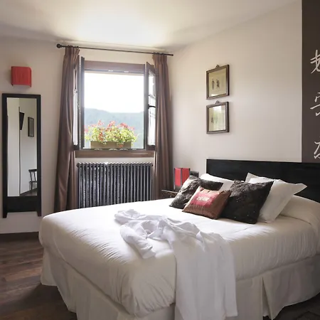 El Acebo De Casa Muria منزل ريفي